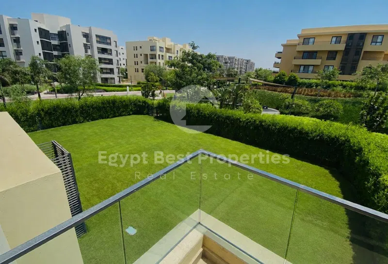 3-bedroom duplex 350 m² for sale in O West