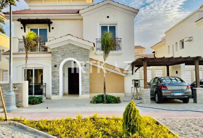 5-bedroom villa 471 m² for sale in Al Maqsad