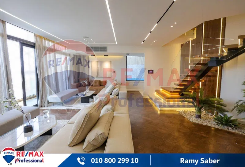 4-bedroom villa 294 m² for sale in Sky line