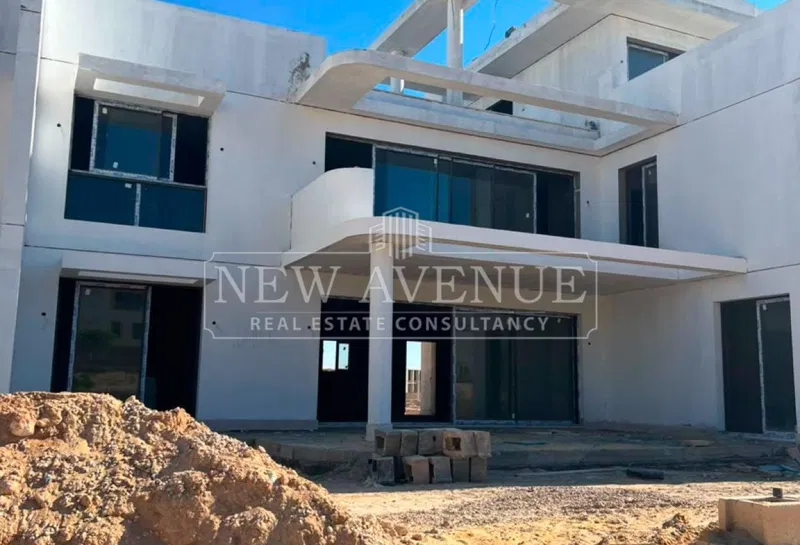 4-bedroom chalet 197 m² for sale in Almaza Bay