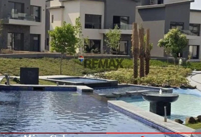 3-bedroom twin house 240 m² for sale in Creek Town