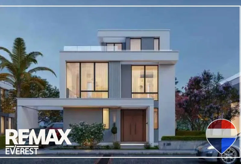 4-bedroom villa 296 m² for sale in Lake West 3