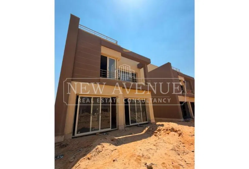 5-bedroom villa 255 m² for sale in Palm Hills New Cairo