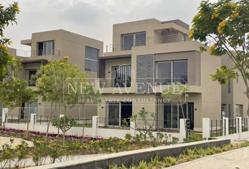 4-bedroom villa 255 m² for sale in Palm Hills New Cairo