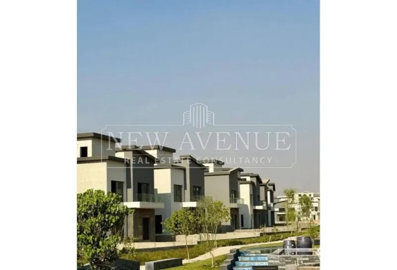 5-bedroom villa 230 m² for sale in Creek Town