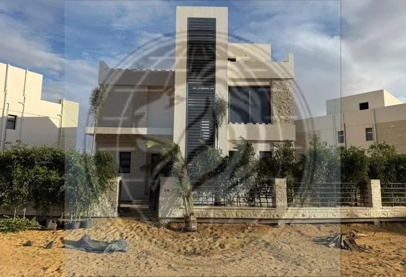 فيلا 4 غرف 490 م² للبيع في مدينة نور
