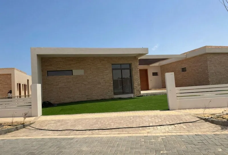 5-bedroom villa 327 m² for sale in Silver Sands