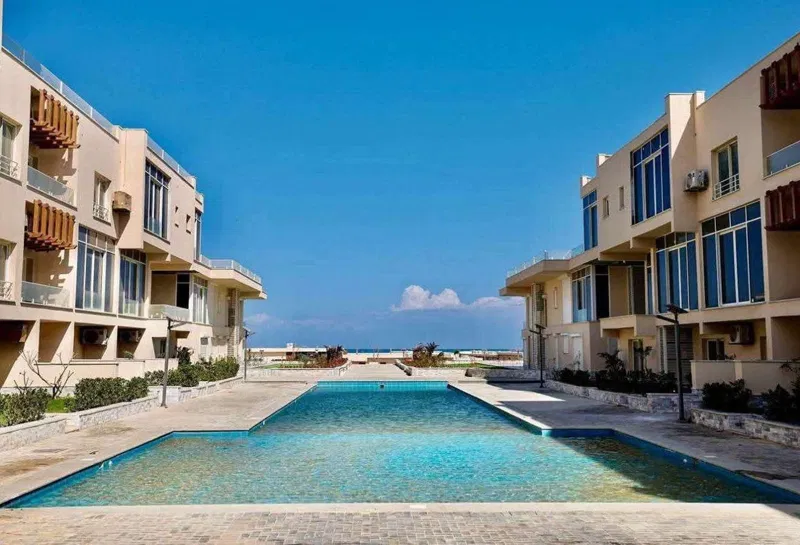 4-bedroom duplex 225 m² for sale in Direction White