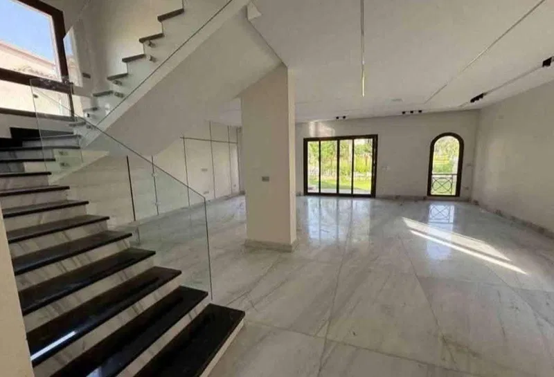 5-bedroom townhouse 271 m² for sale in La Vista City