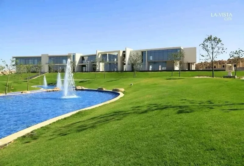 4-bedroom townhouse 230 m² for sale in La Vista City