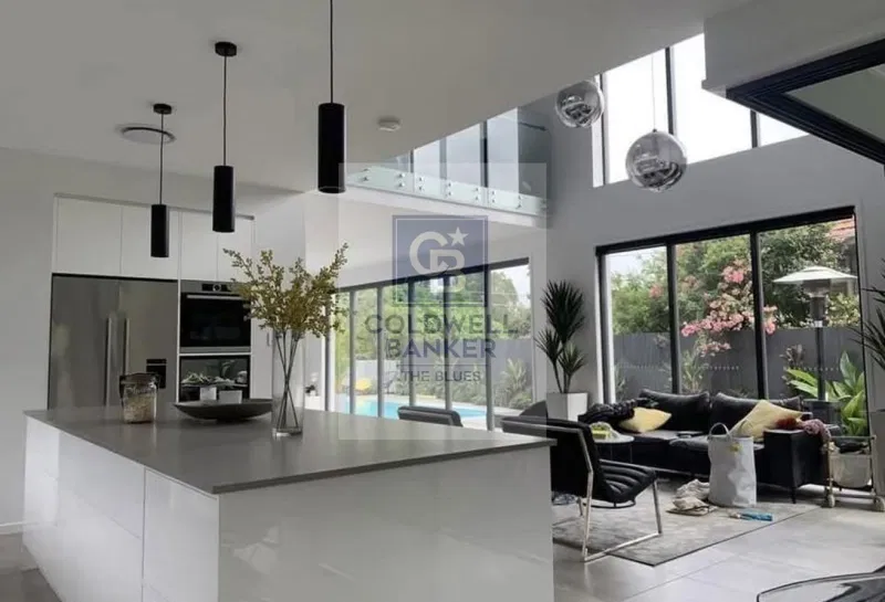4-bedroom villa 220 m² for sale in La Vista City