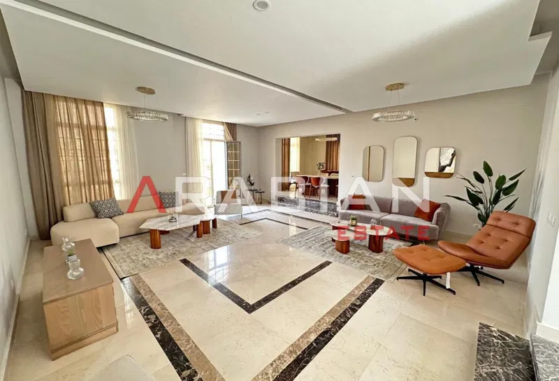 4-bedroom townhouse 245 m² for sale in Granville