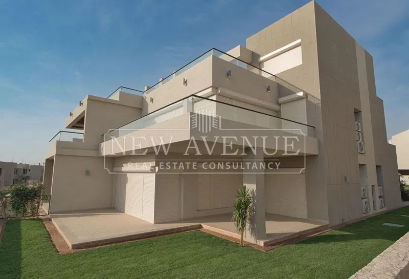 4-bedroom villa 217 m² for sale in Azha North