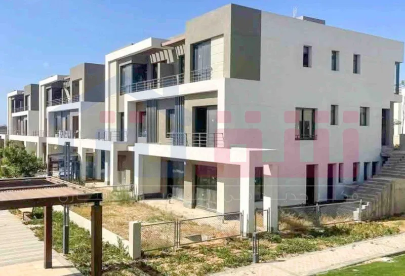 4-bedroom villa 339 m² for sale in Palm Hills