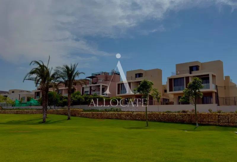 5-bedroom villa 340 m² for sale in SODIC East