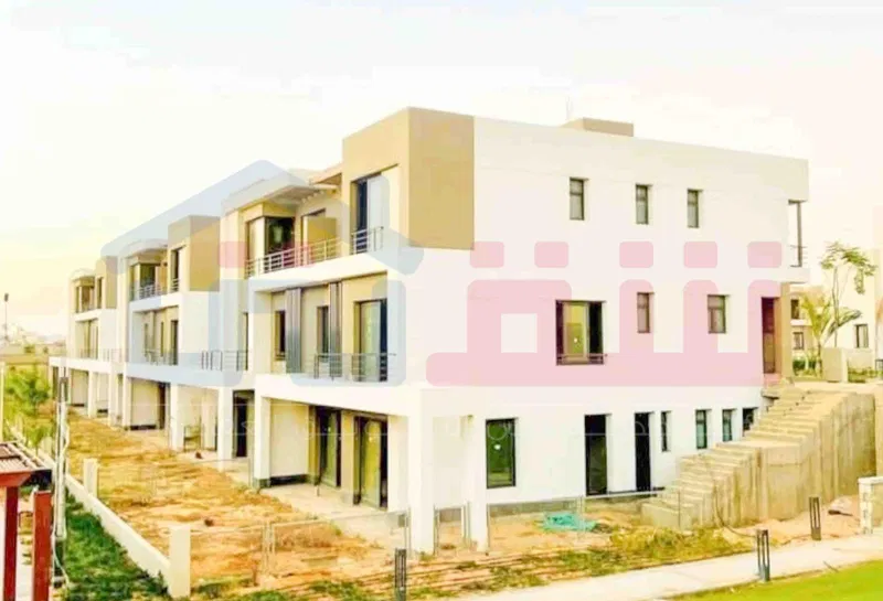 4-bedroom villa 339 m² for sale in Palm Hills