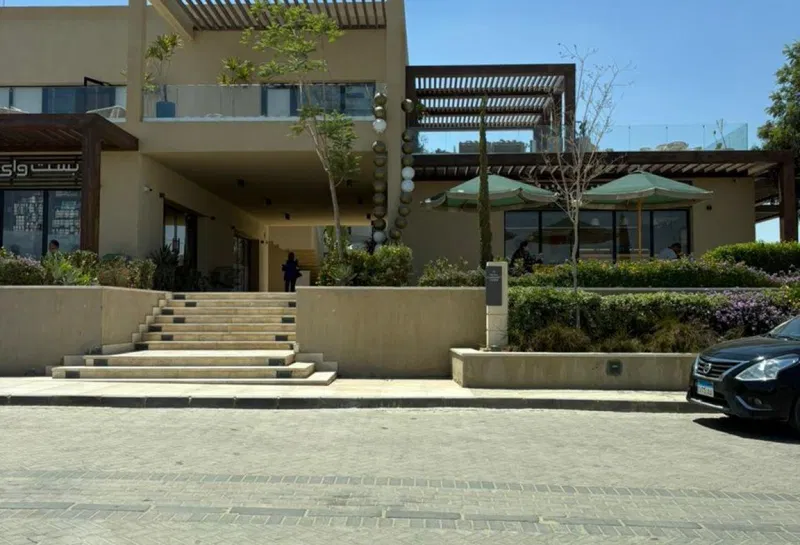 5-bedroom twin house 397 m² for sale in O West
