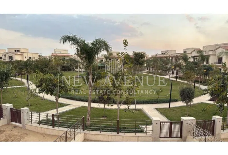 4-bedroom twin house 266 m² for sale in Privado
