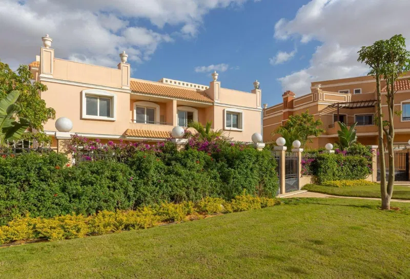 4-bedroom villa 575 m² for sale in Cleopatra Palace
