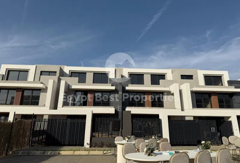 تاون هاوس 4 غرف 237 م² للبيع في الباتيو تاون، El Patio Town