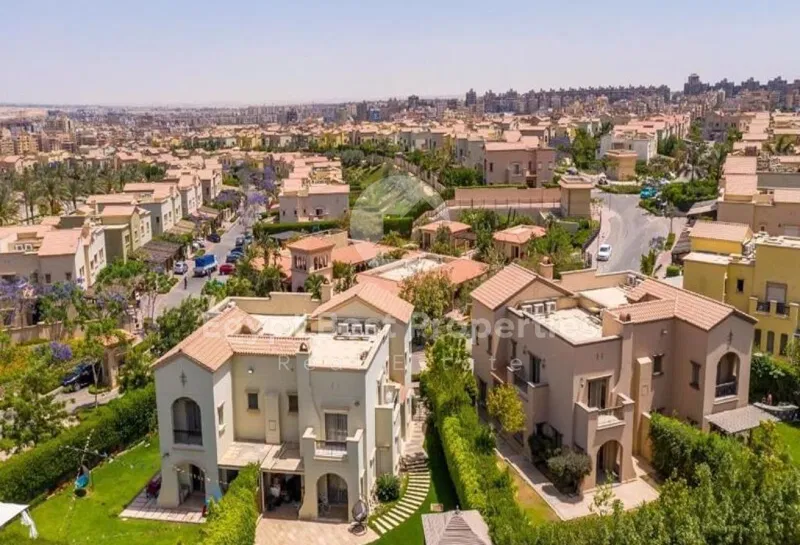 3-bedroom townhouse 263 m² for sale in Swan Lake Residence