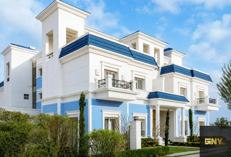 4-bedroom villa 250 m² for sale in Mountain View 1.1