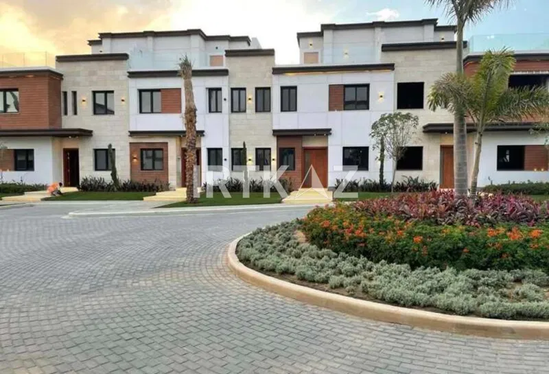 3-bedroom townhouse 240 m² for sale in Azzar