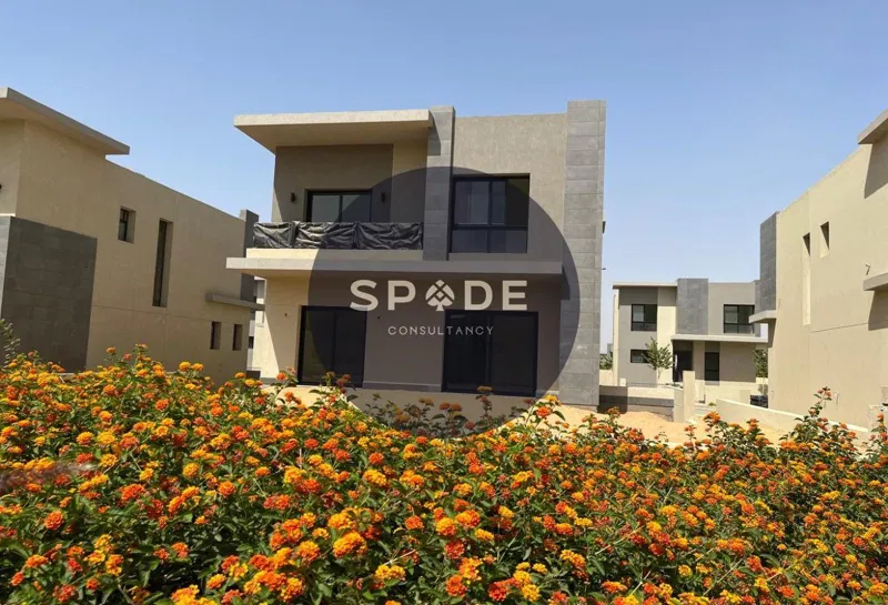 فيلا 7 غرف 388 م² للبيع في Swan Lake Residence