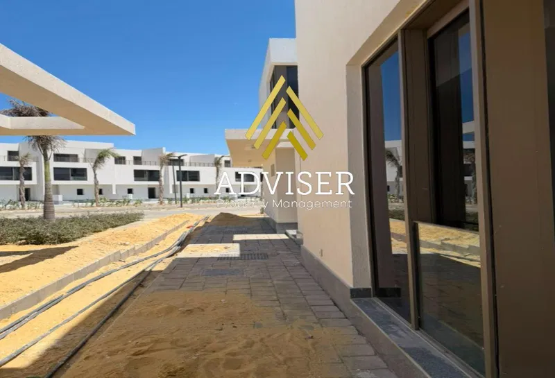 1-bedroom chalet 100 m² for sale in The Waterway