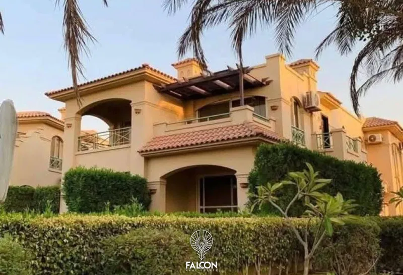 6-bedroom twin house 400 m² for sale in La Vista Bay