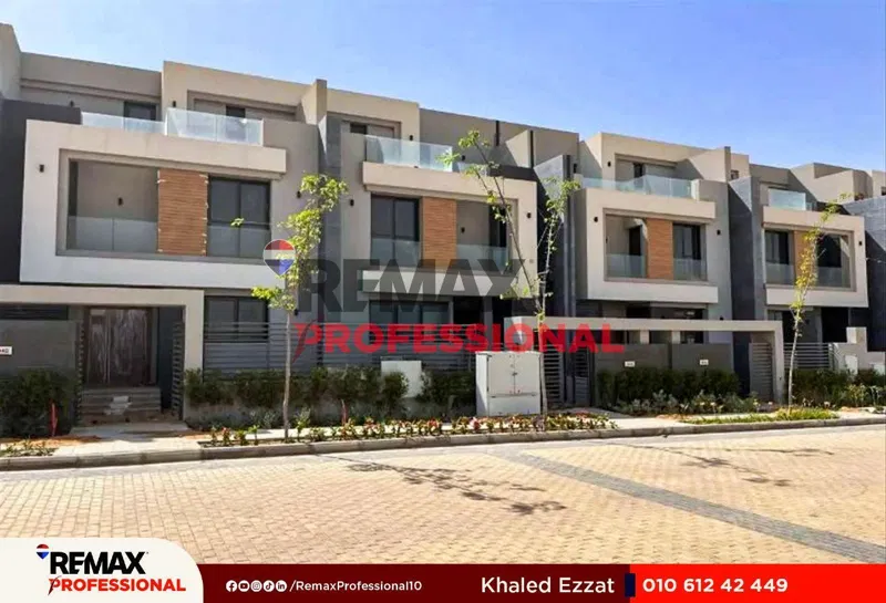 5-bedroom villa 230 m² for sale in La Vista City