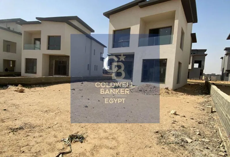 4-bedroom villa 305 m² for sale in Creek Town