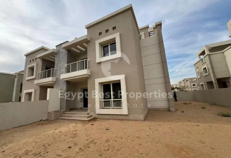 4-bedroom villa 290 m² for sale in Cairo Festival City