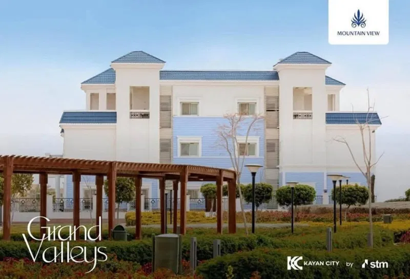 فيلا 4 غرف 250 م² للبيع في Mountain View Grand Valley