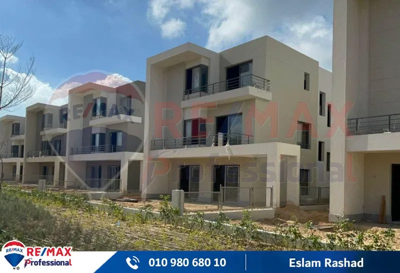 5-bedroom townhouse 235 m² for sale in Palm Hills