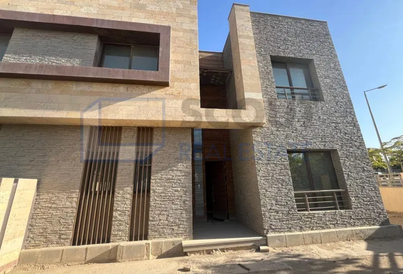 3-bedroom twin house 378 m² for sale in Taj City
