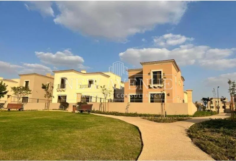 3-bedroom twin house 267 m² for sale in City Gate