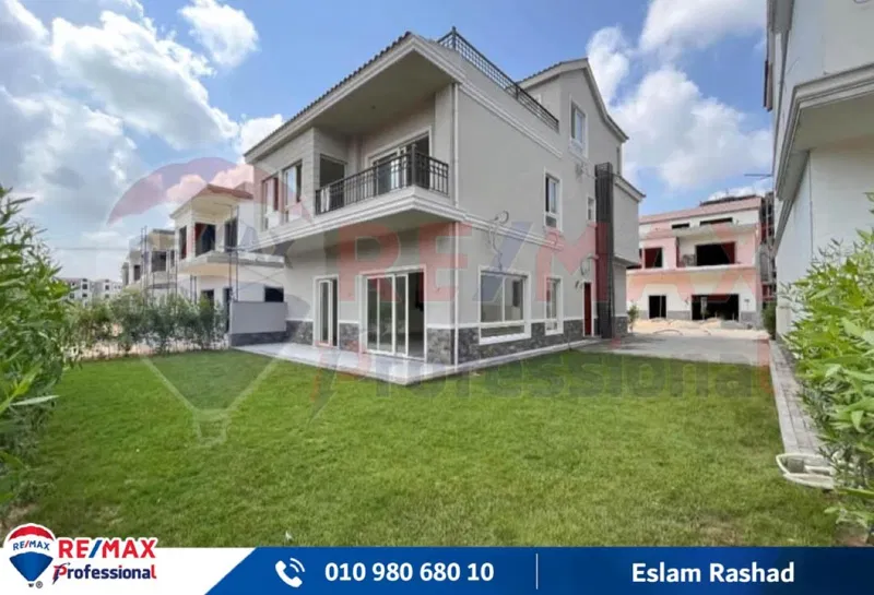 6-bedroom villa 290 m² for sale in Vee Muruj