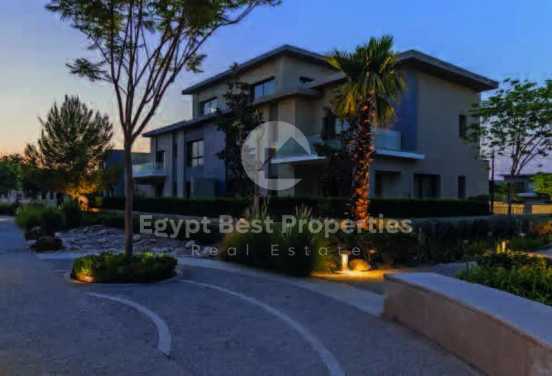 4-bedroom twin house 290 m² for sale in Villette