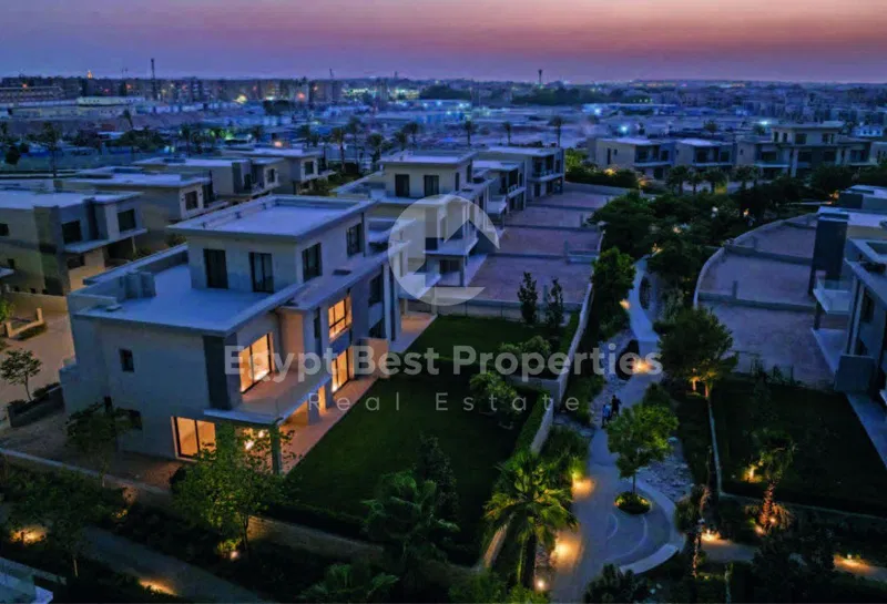 فيلا 4 غرف 280 م² للبيع في Swan Lake Residence