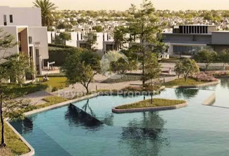5-bedroom twin house 345 m² for sale in Triangle