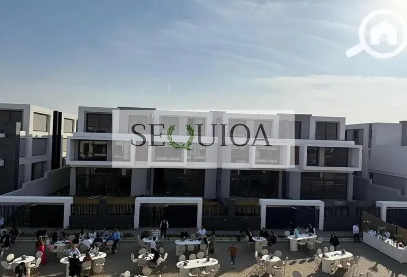 5-bedroom townhouse 239 m² for sale in El Patio Town