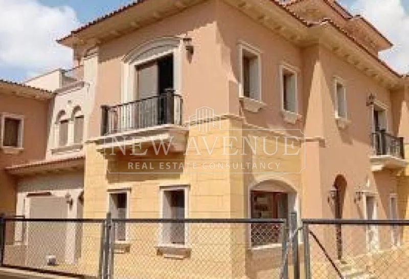 3-bedroom twin house 269 m² for sale in City Gate