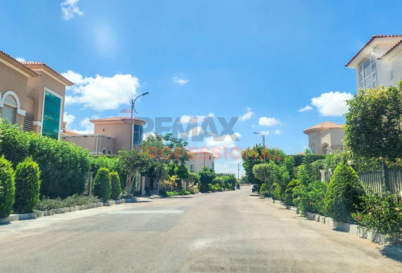7-bedroom villa 543 m² for sale in Alex West