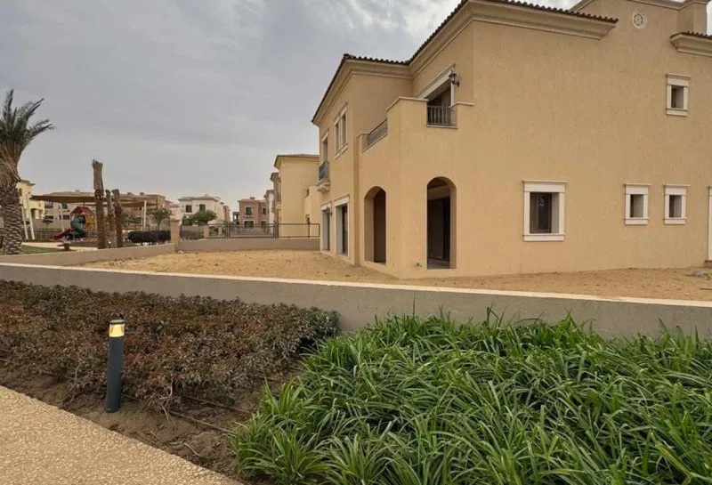 3-bedroom twin house 270 m² for sale in City Gate