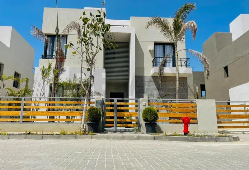 4-bedroom villa 420 m² for sale in Palm Hills