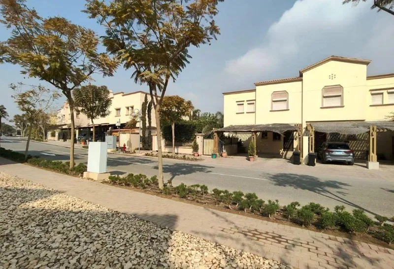4-bedroom townhouse 279 m² for sale in Uptown Cairo, The Fourteen Golf Residences