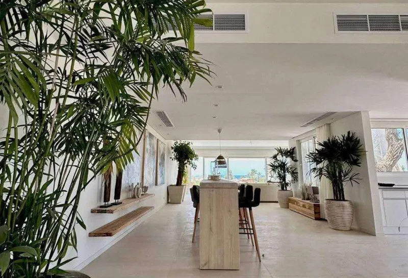 4-bedroom chalet 192 m² for sale in Silver Sands
