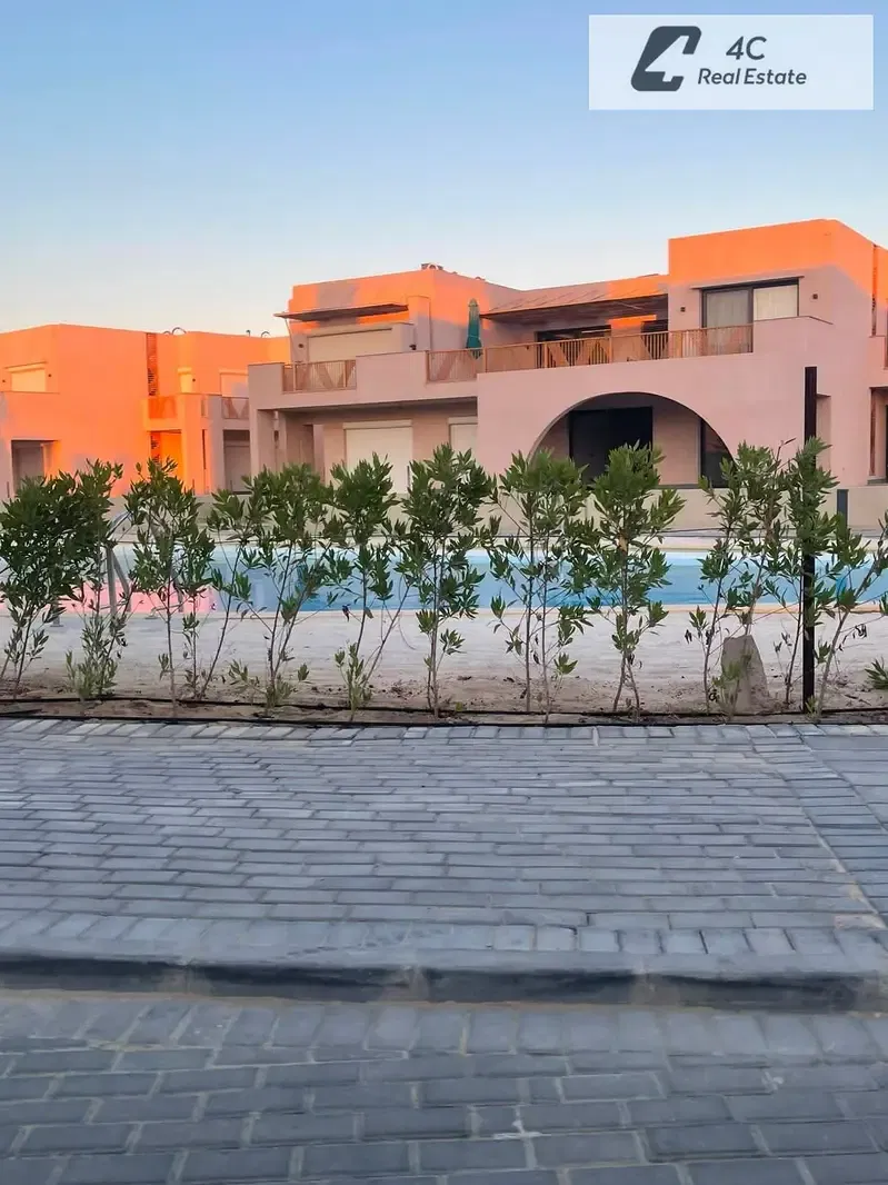 Lowest price corner chalet with installments ready in a few months 150 sqm plus 480 sqm garden super lux finishing in Playa Sidi Abdel Rahman