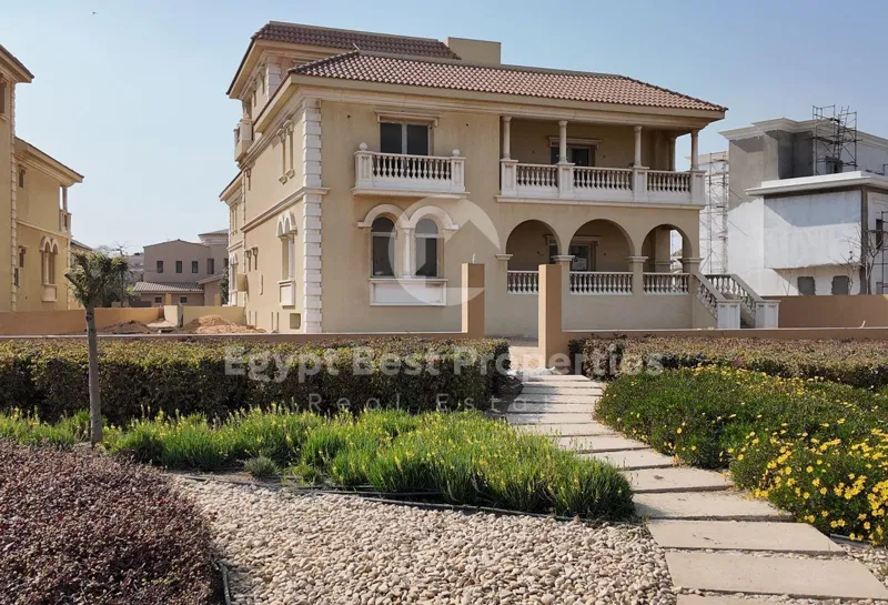 4-bedroom villa 382 m² for sale in Mivida